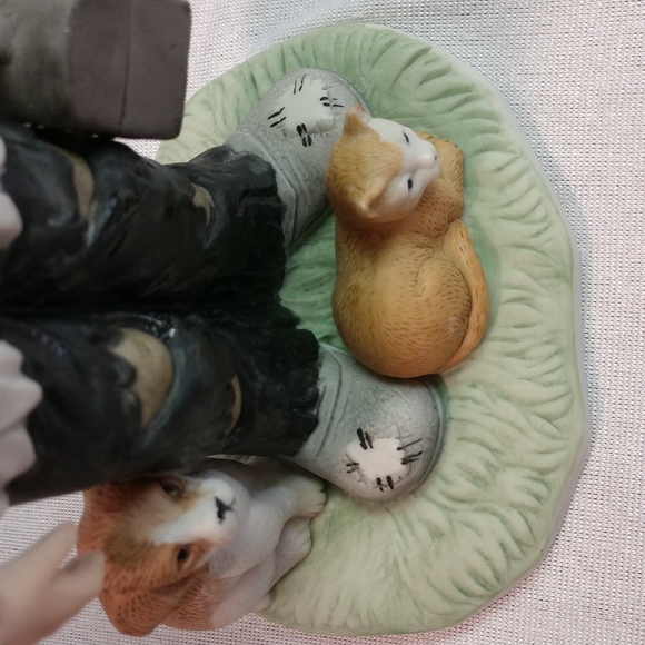 Flambro Hobo Clown Veterinarian Porcelain Figurine Emmett Kelly Jr Dog Cat - Picture 11 of 17